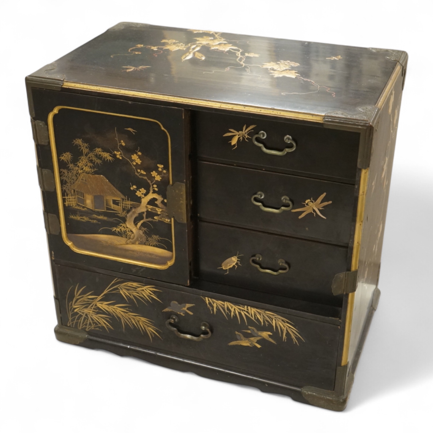 A Chinese export lacquered table cabinet with fitted interior, lacking door, 32cm high
